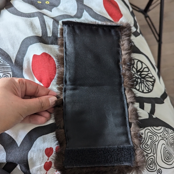 Genuine fur cuff bracelet - Picture 4 of 7